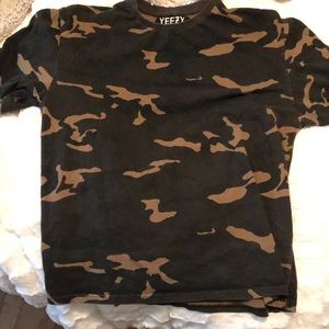 I am selling a YEEZY T-Shirt, it is out of stock.